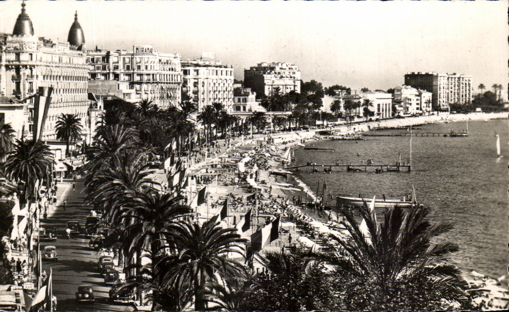 CPA La Cote D'Azur Cannes La Croisette