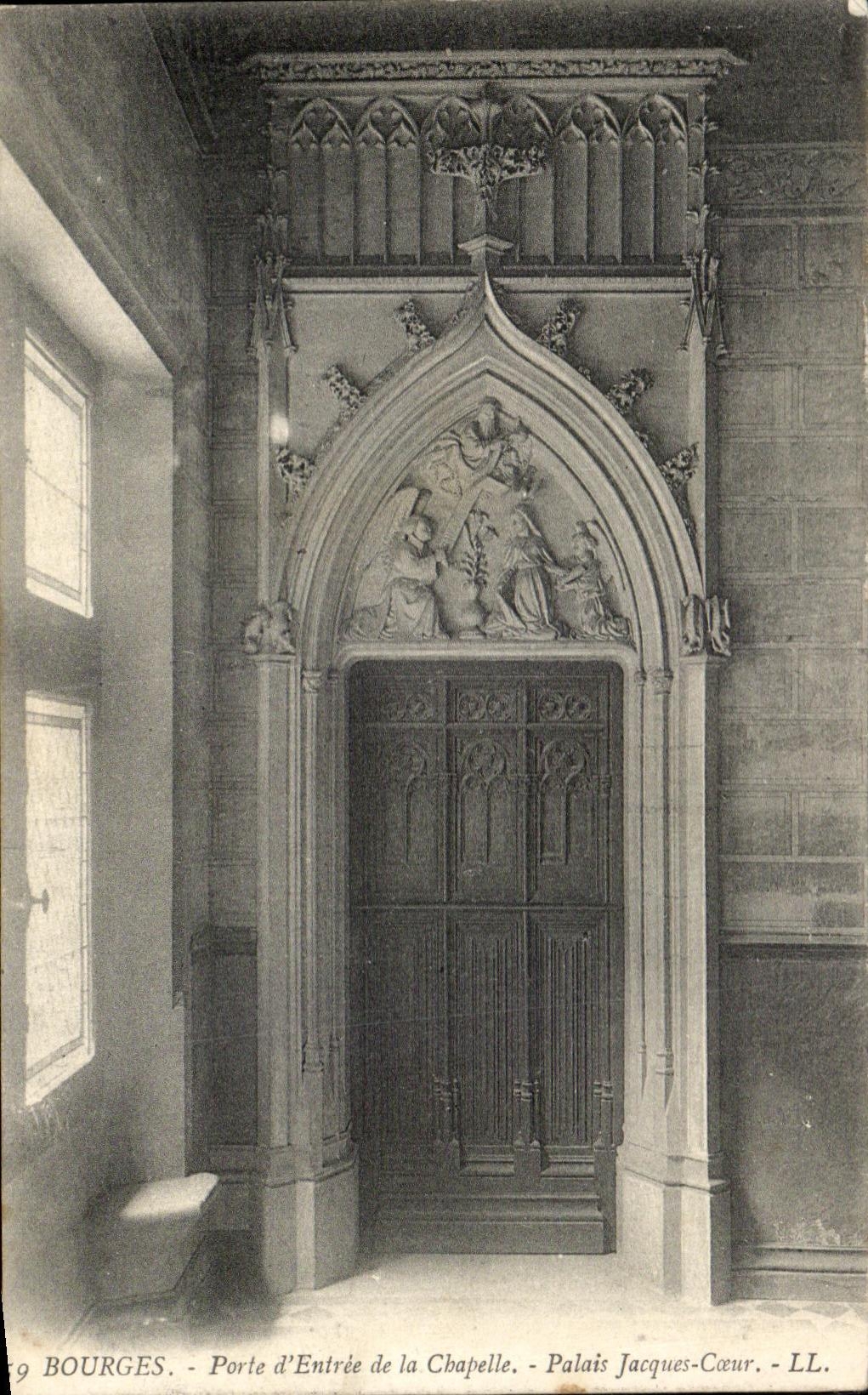 CPA Bourges Porte d'Entree de la Chapelle Palais Jaques Coeur