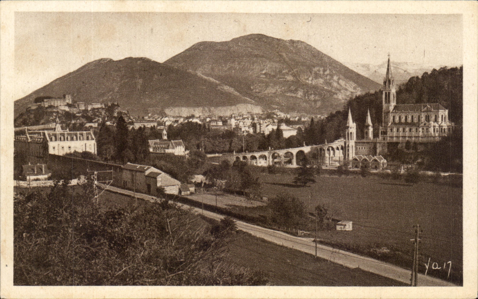Lourdes — La basilique et le Pic du Jer — Édition E. Renault - Lourdes
