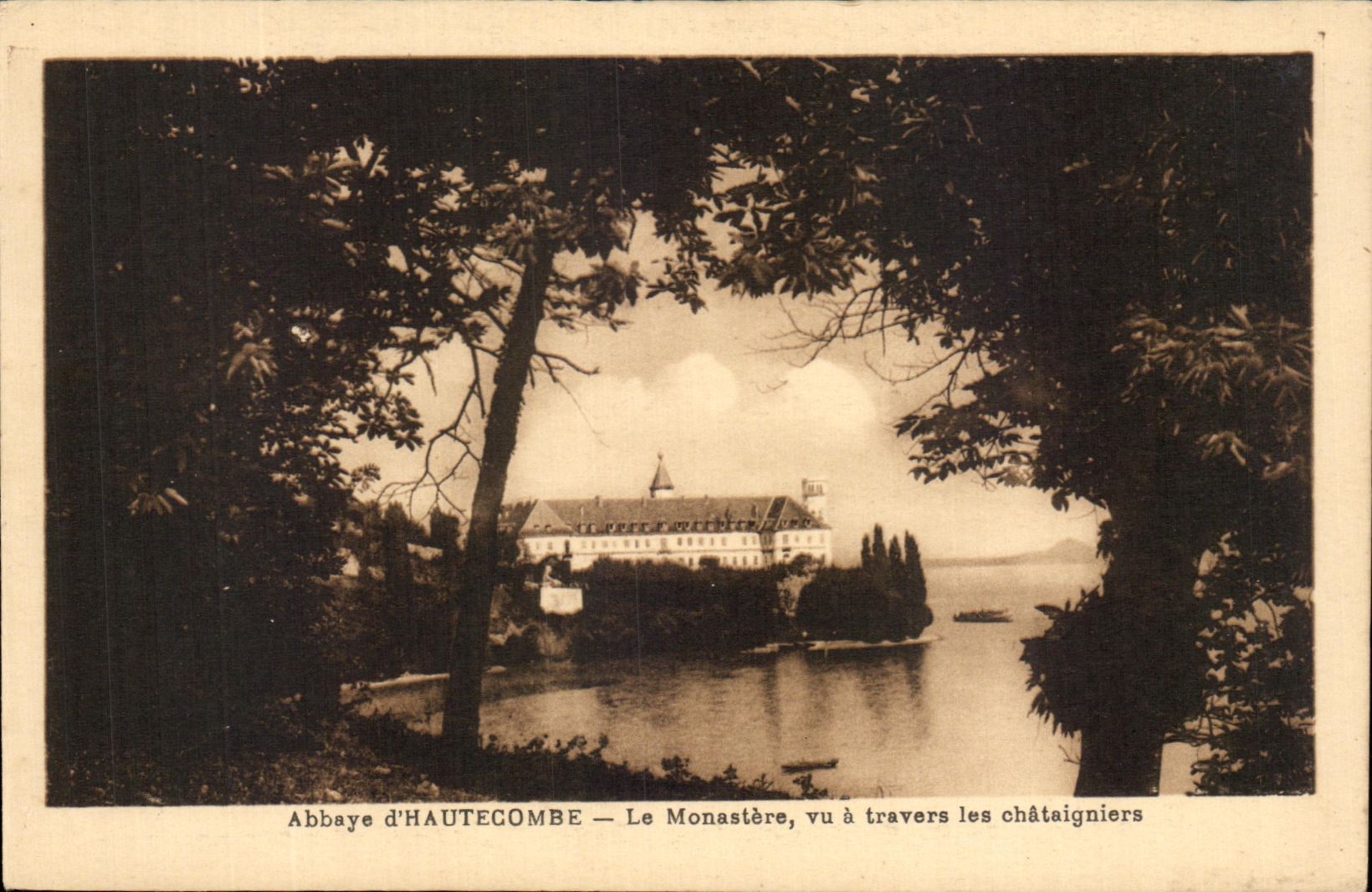 CPA Abbaye d'Hautecombe Le Monastere Vu A Travers Les Chataigniers
