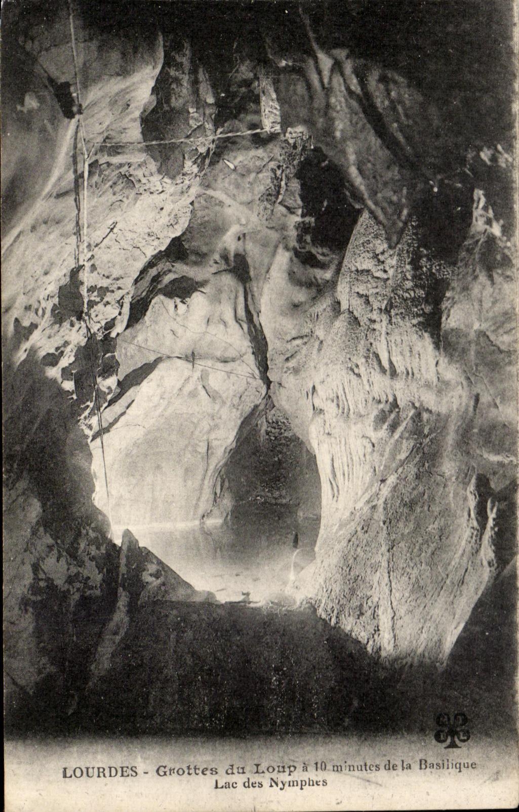 CPA Lourdes Grottes Du Loup Minutes De La Basilique Lac Des Nymphes