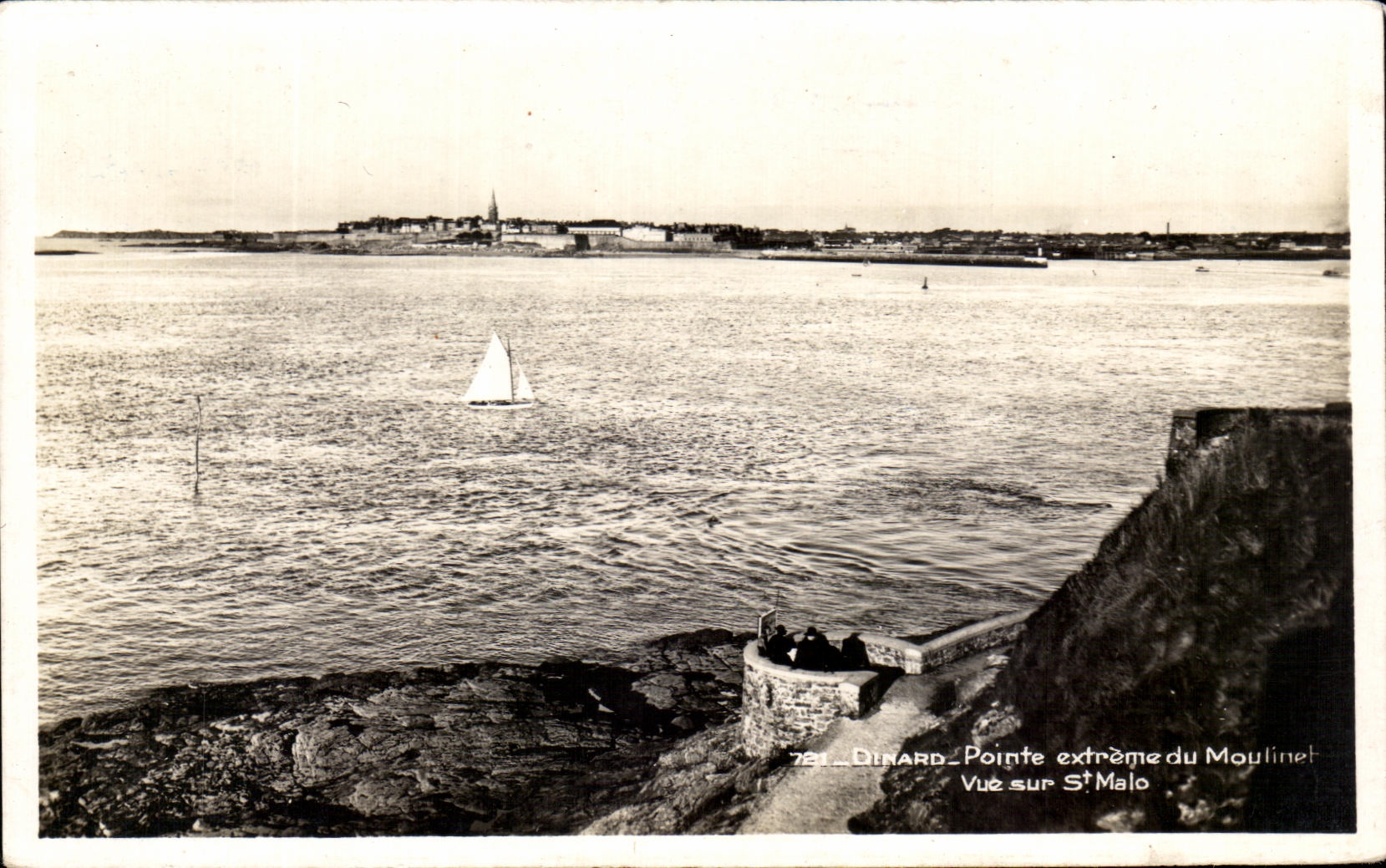 Dinard — Pointe extrême du Moulinet — Vue sur St Malo