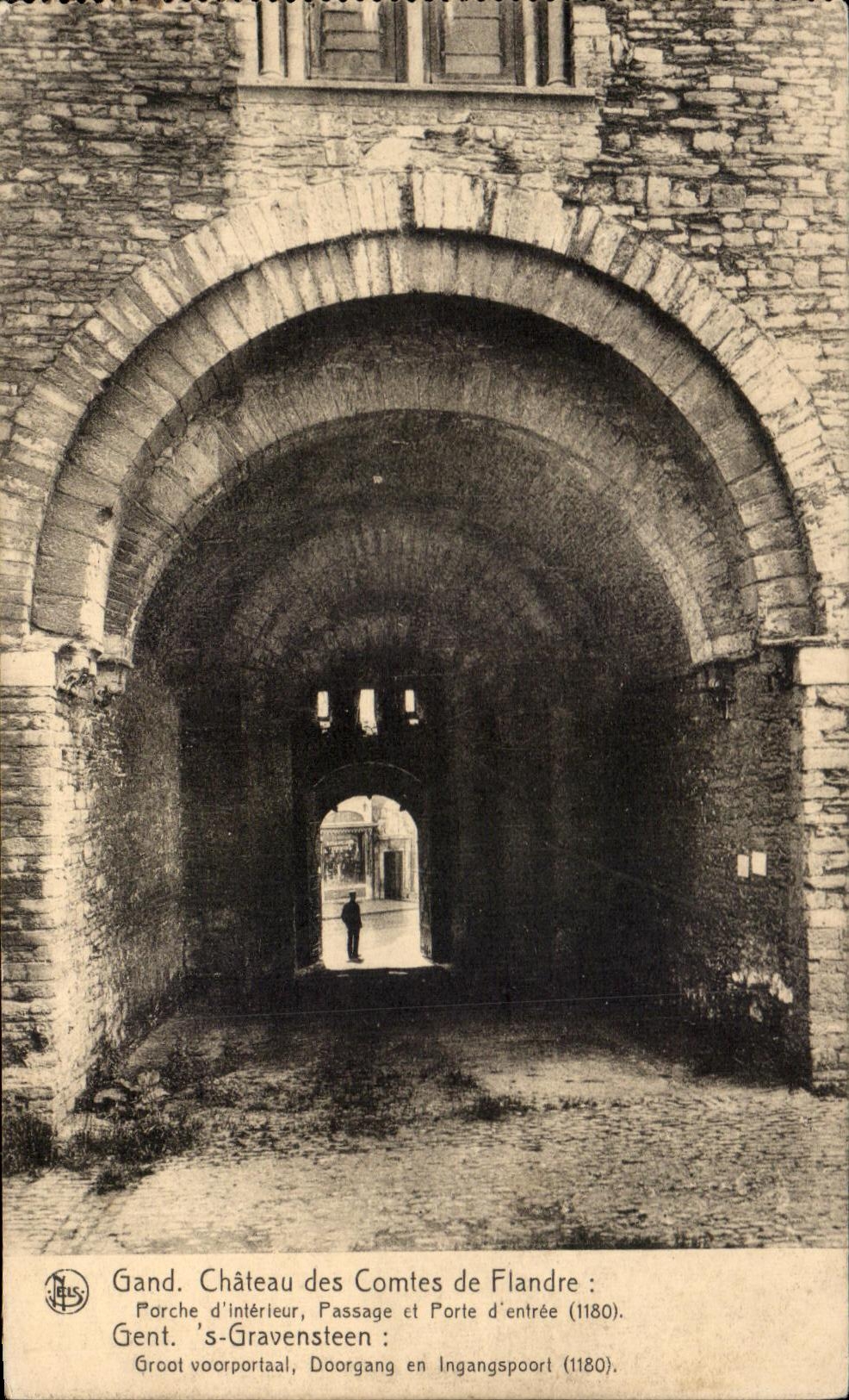 CPA Gand Chateau des Comtes de Flandre Porche d'entree Passage et porte d'entree