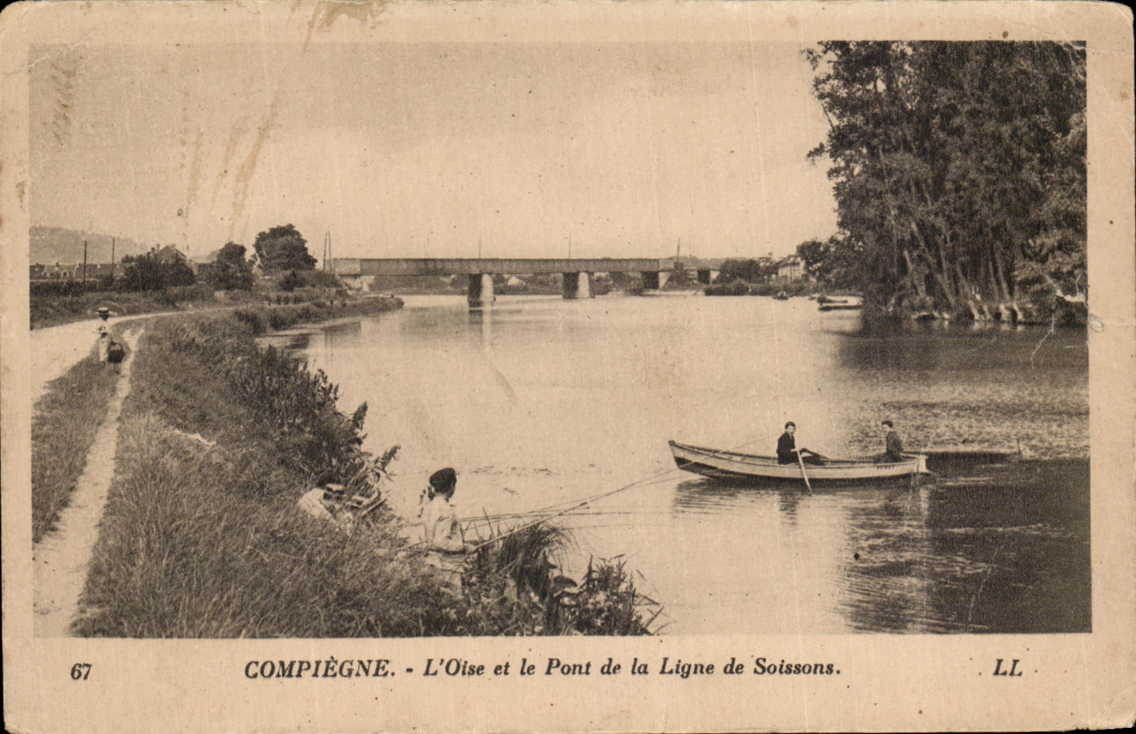 CPA Compiegne L'Oise et le Pont de la Ligne de Soissons Pecheurs
