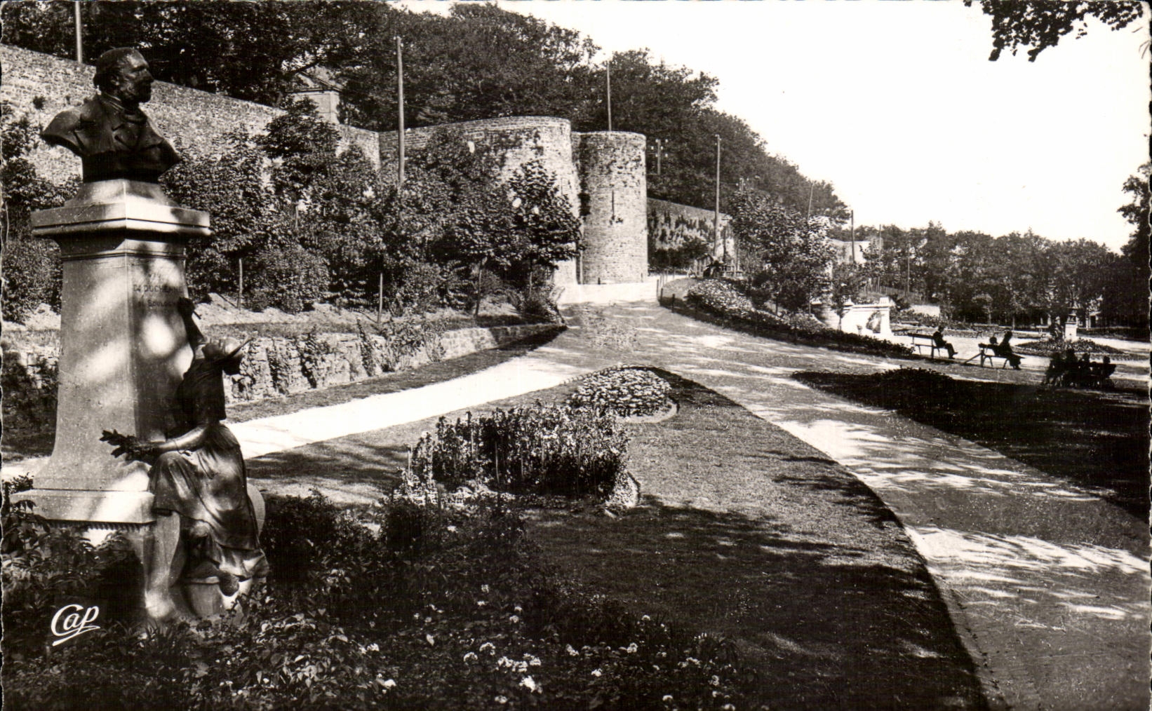 Boulogne-sur-Mer — Die Mauern und das Denkmal für den Doktor Duchêne — Cie des Arts Photomécaniques