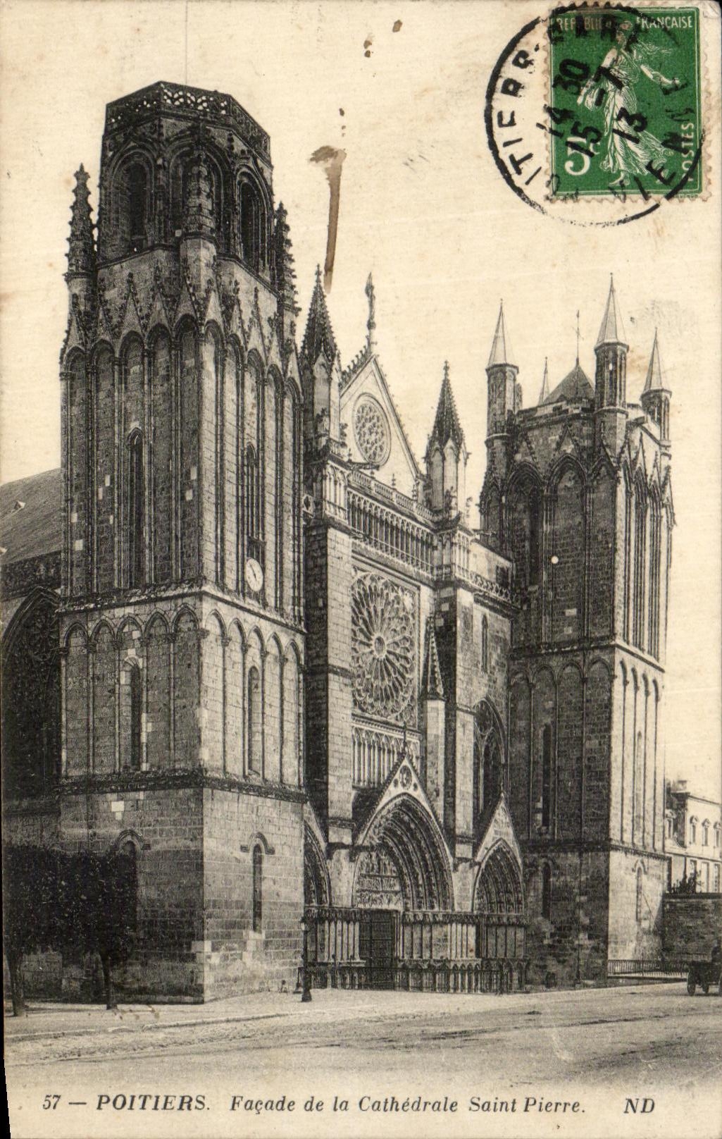 Poitiers — Façade de la Cathédrale Saint-Pierre — ND