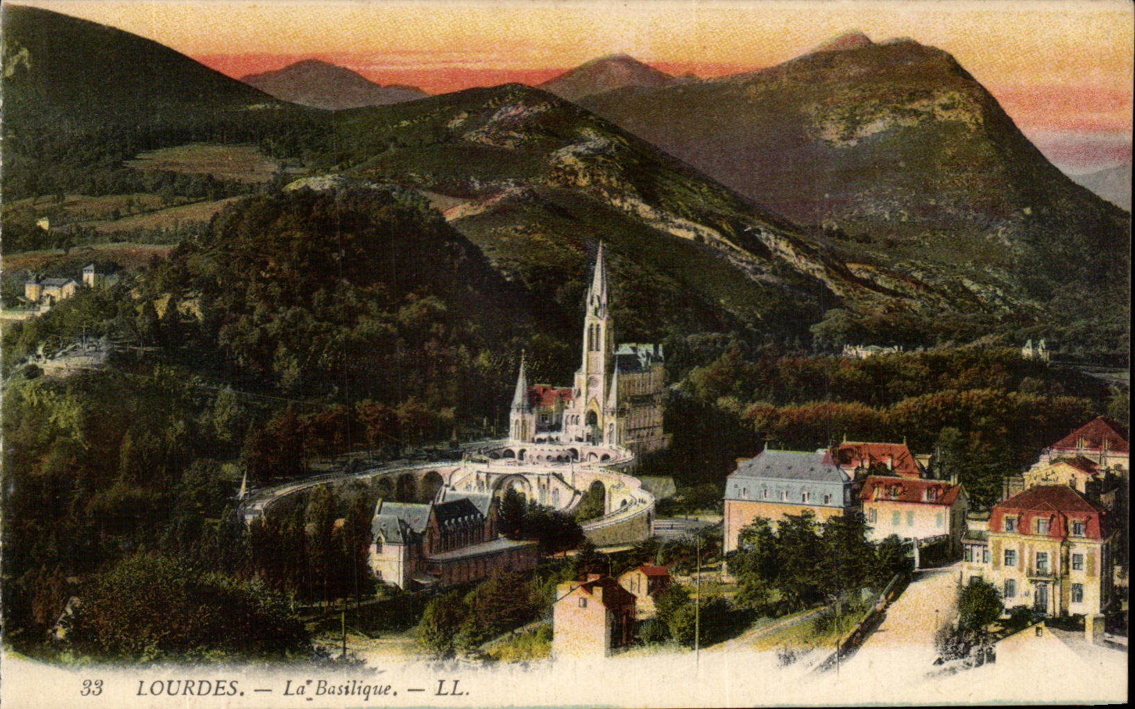 CPA Lourdes La Basilique 
