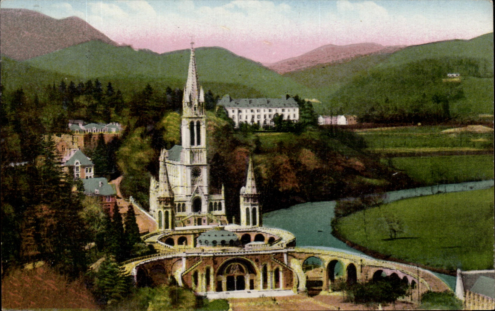 CPA Lourdes La Basilique Vue du Chateau Fort