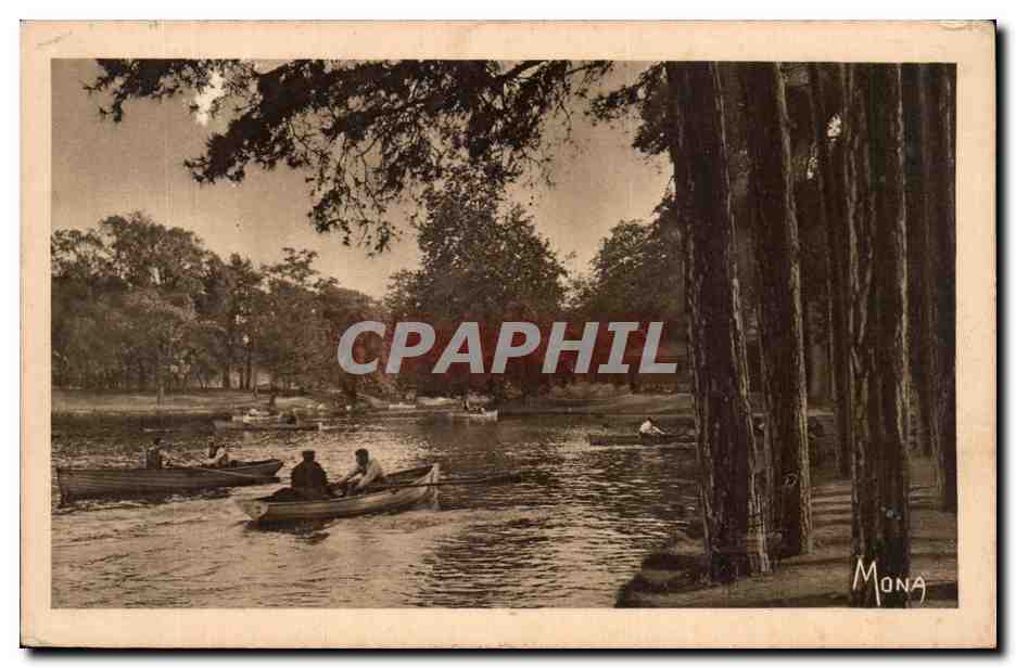 CPA Paris Une Partie de Canot au Bois de Boulogne