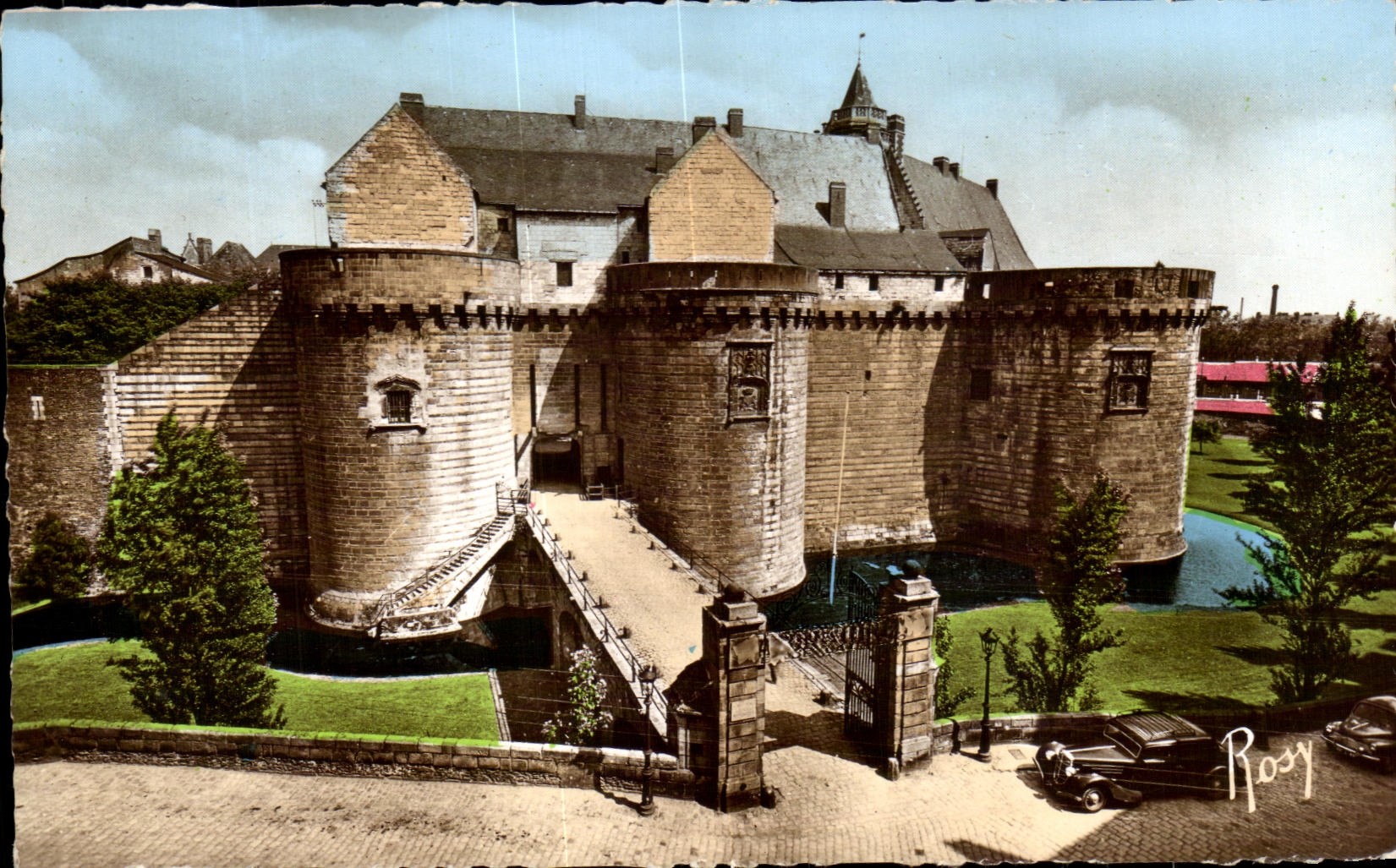 CPSM Nantes Chateau des Ducs de Bretagne Cote de I'Entree