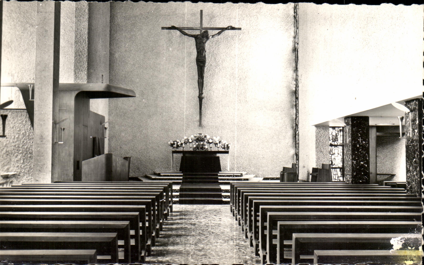 Église Saint-Jean-Baptiste — Breteuil (Oise) — Vue d'ensemble nef et chœurs
