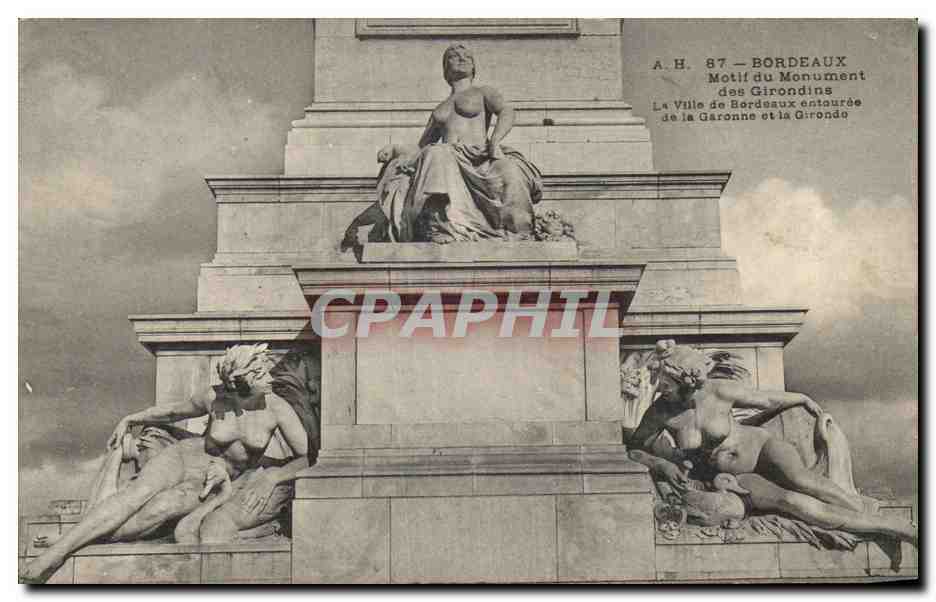 CPA Bordeaux Motif Monument des Girondins La vielle entouree de la Garonne et la Gironde 