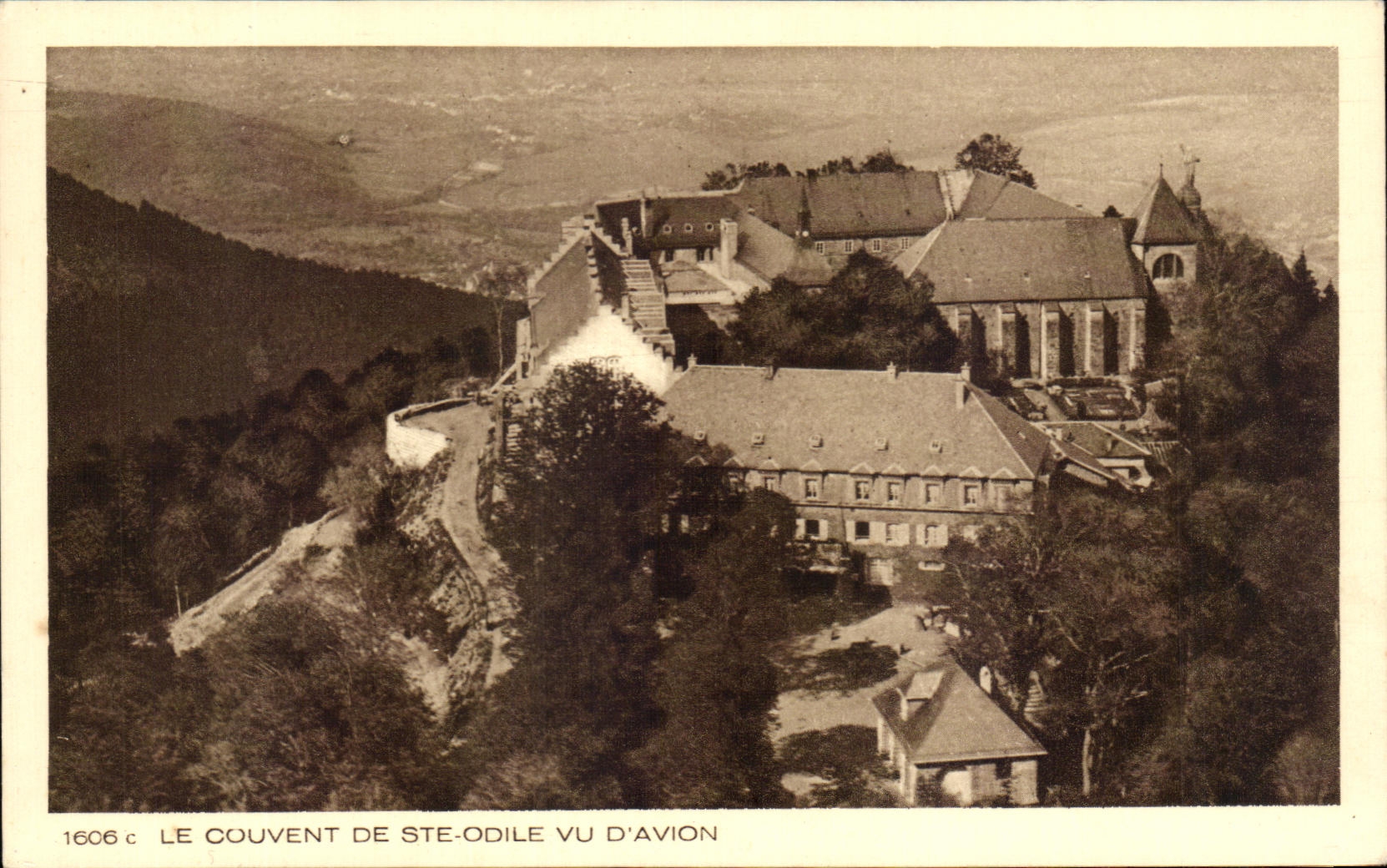 Le couvent de Ste-Odile vu d'Avion — 1606c — Collection L'Alsace, éditeur Braun & Cie, Mulhouse-Dornach