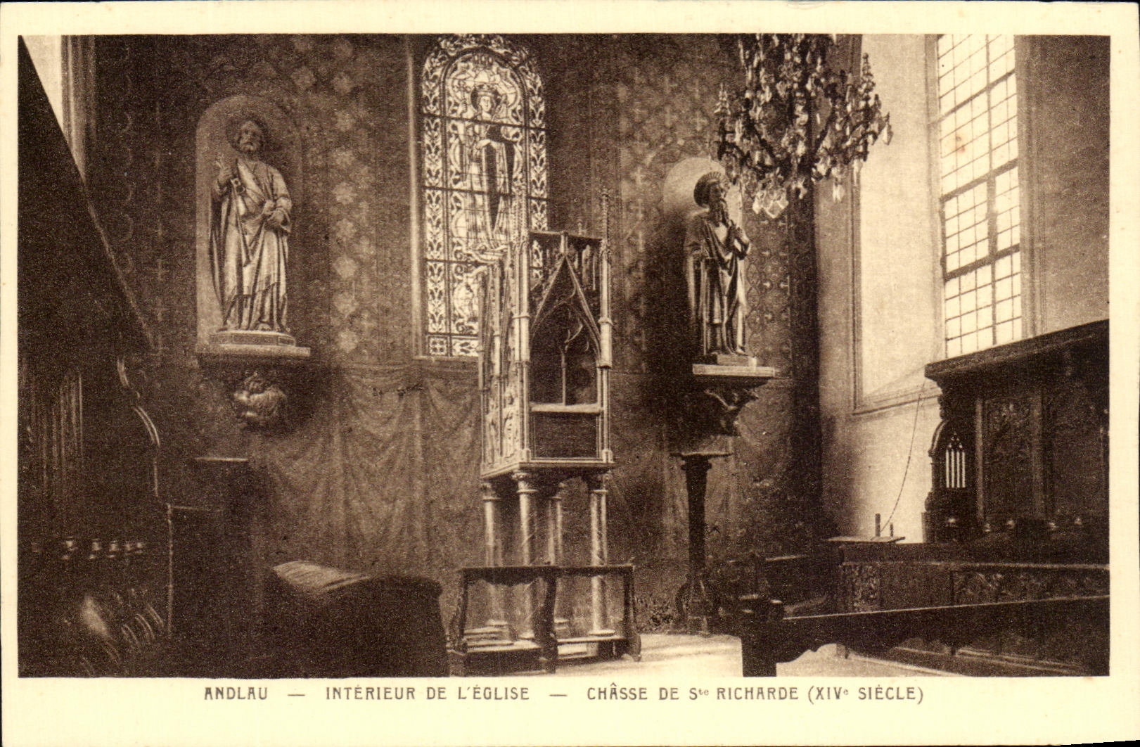 Andlau — Intérieur de l'église — Châsse de Sainte Richarde (XIVe siècle)