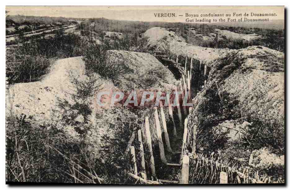 Verdun — Boyau conduisant au Fort de Douaumont — éditeur non identifié