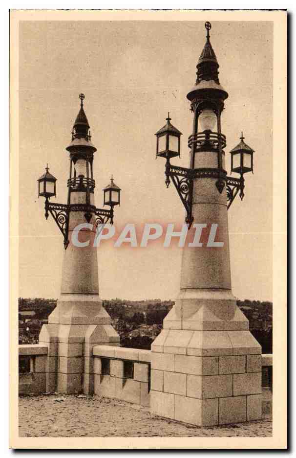 Lampadaires de la Basilique de Lisieux — Édition C. B. S. T., Lisieux, France