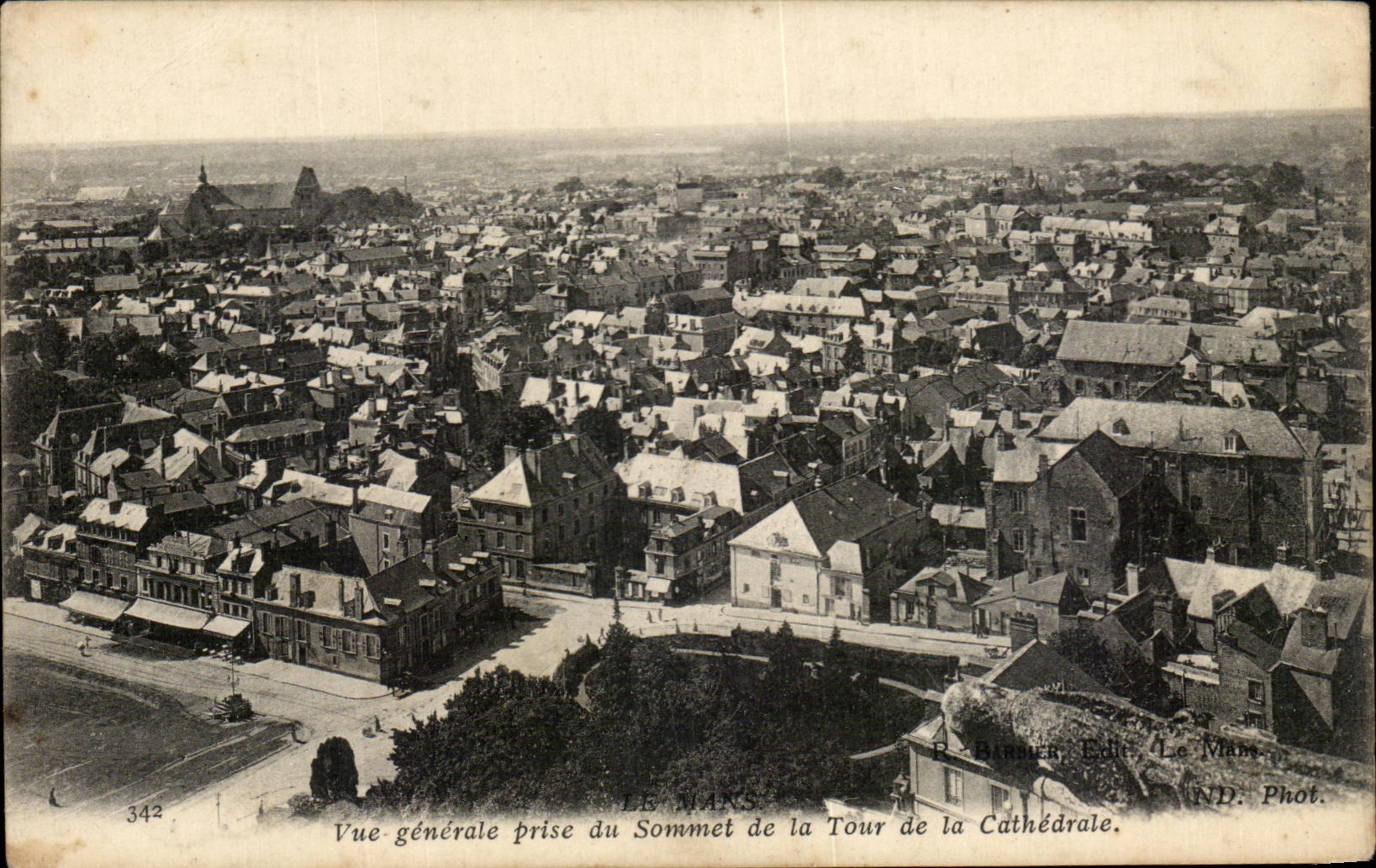 CPA Vue Generale Prise du sommet de la Tour de la Cathedrale Le Mans 