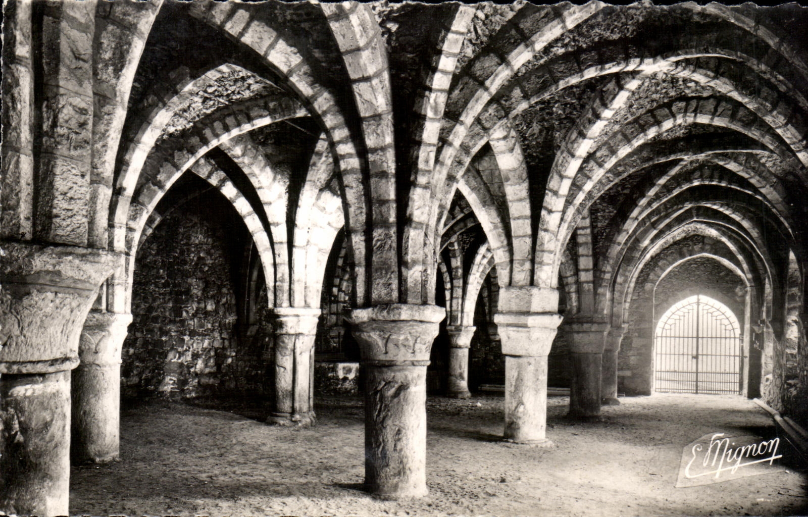 CPA Epernon Les Pressoirs Ancien Temple de Diane