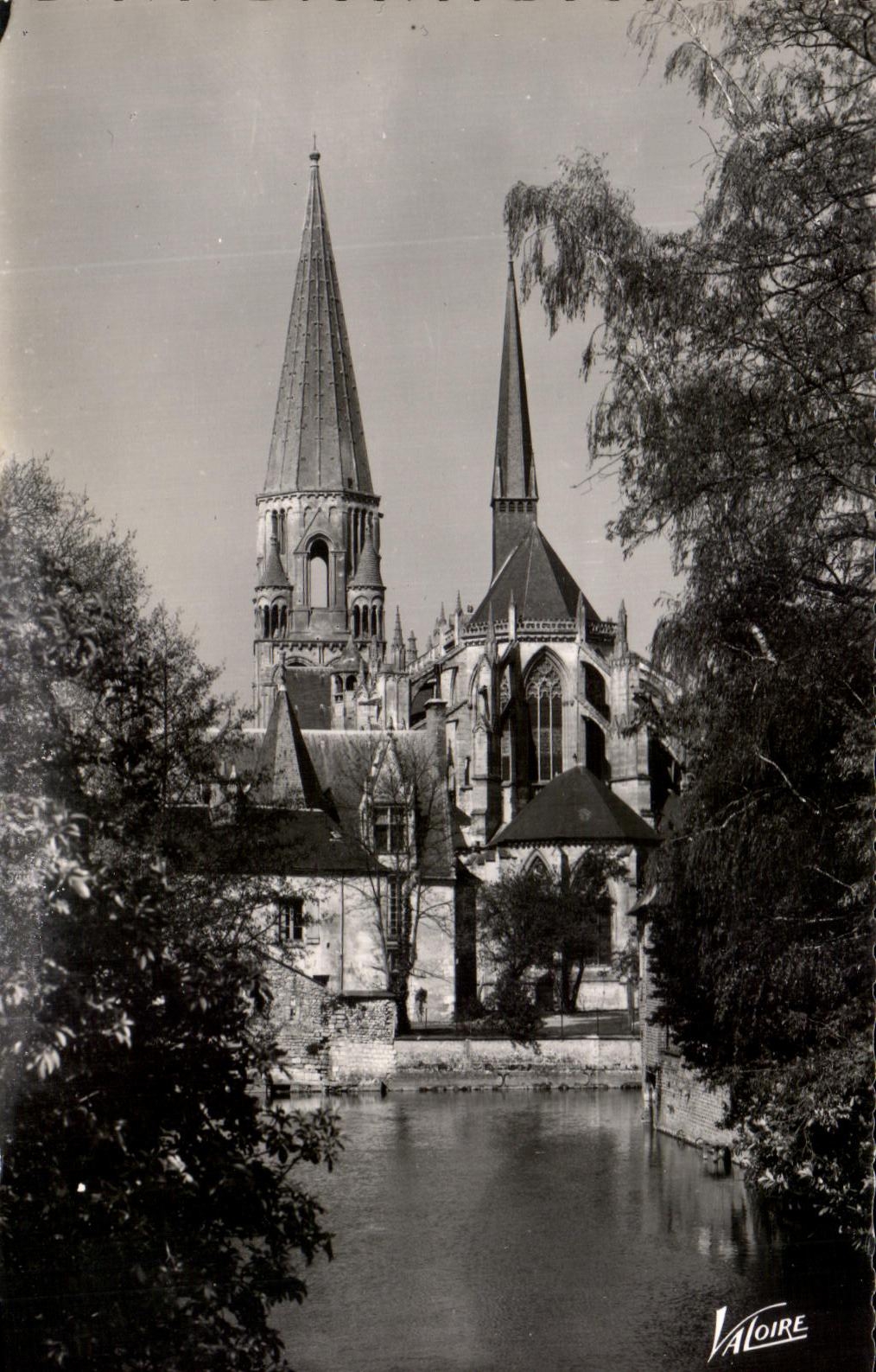 Vendôme — L'abside de l'église de la Trinité — Éditions Valoire