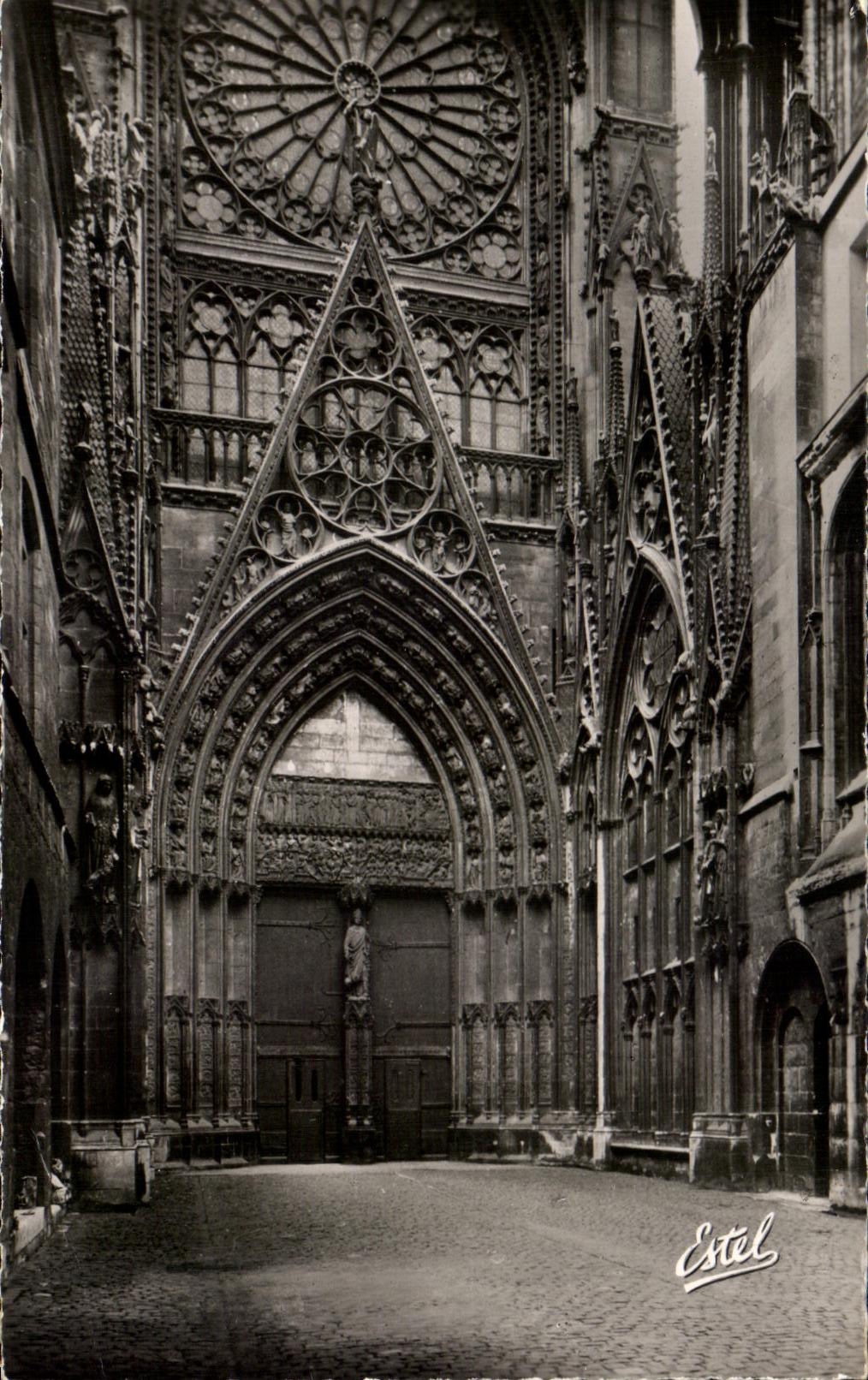 CPA Rouen La Cathedrale Cour des Libraires 