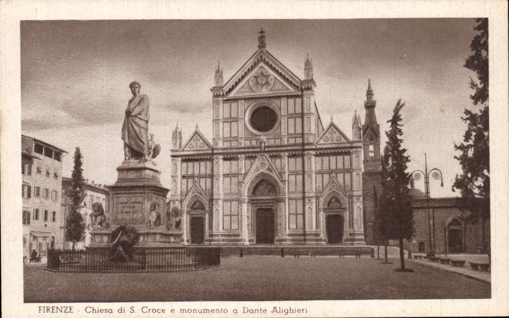 CPA Flrenze Chiesa di S Croce e monumento a Dante Alighieri