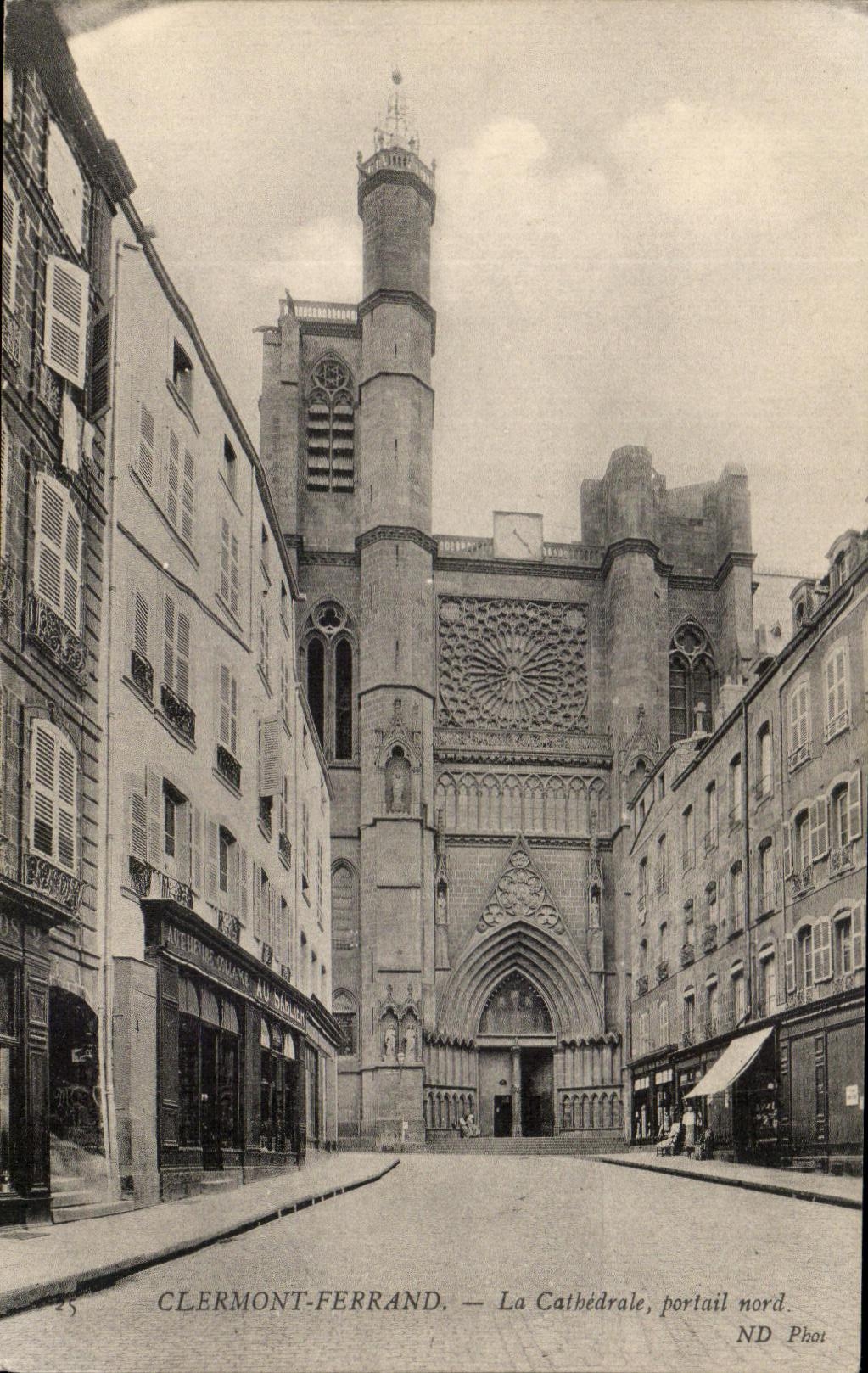 Clermont-Ferrand — Die Kathedrale, nördlicher Portal — ND Phot