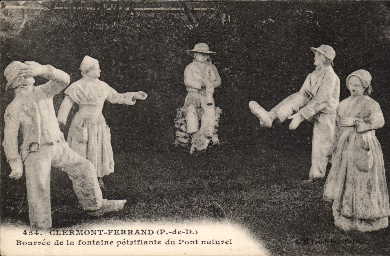 Bourrée de la fontaine pétrifiante du Pont naturel — Clermont-Ferrand (P.-de-D.) — Éditeur : L'Hirondelle, Paris, n° 454