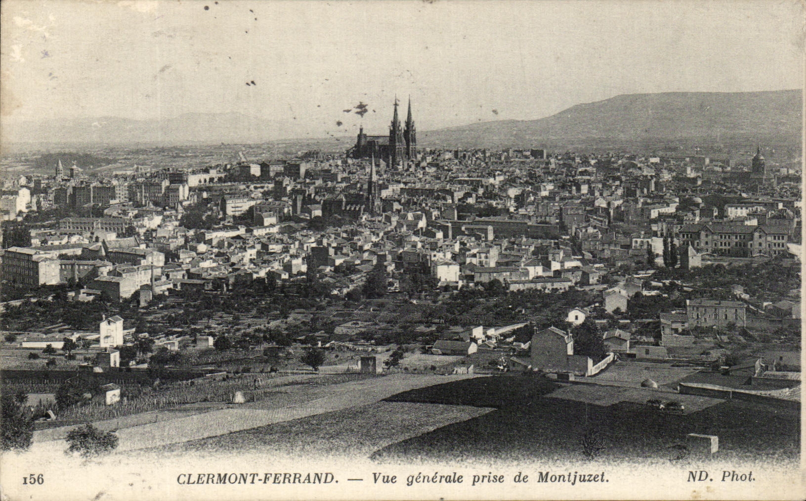 CPA Clermont Ferrand Vue generale prise de Montjuzel