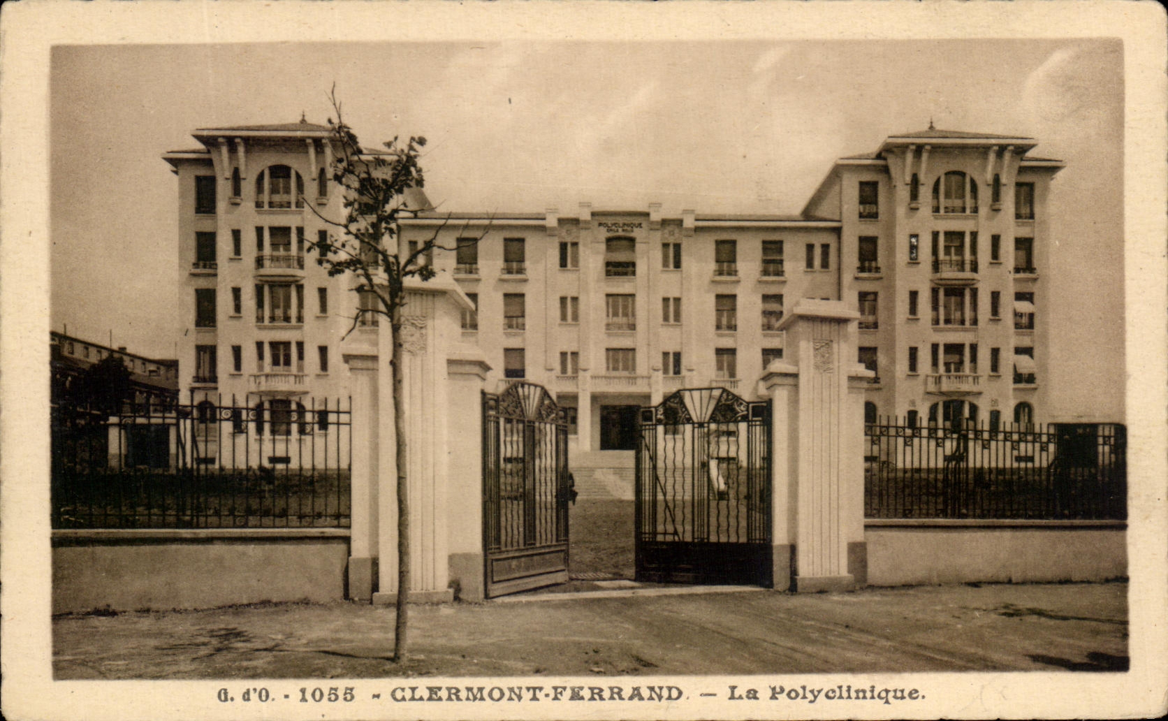 CPA Clermont Ferrand La Polyclinique Hopital 