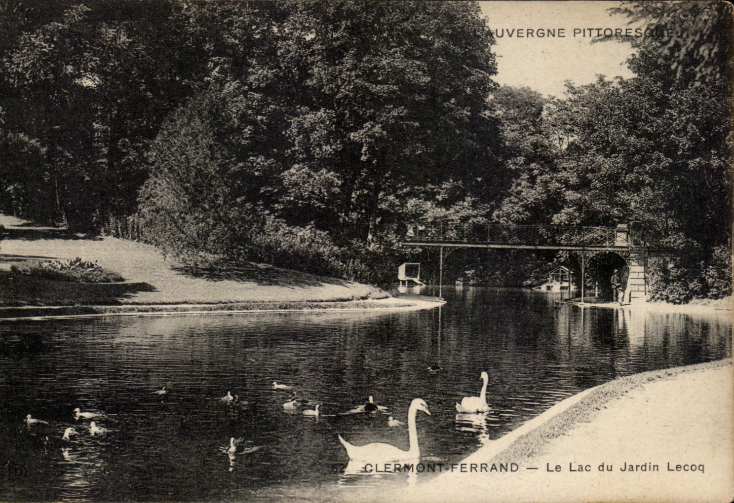 Clermont-Ferrand — Le Lac du Jardin Lecoq — Vue pittoresque