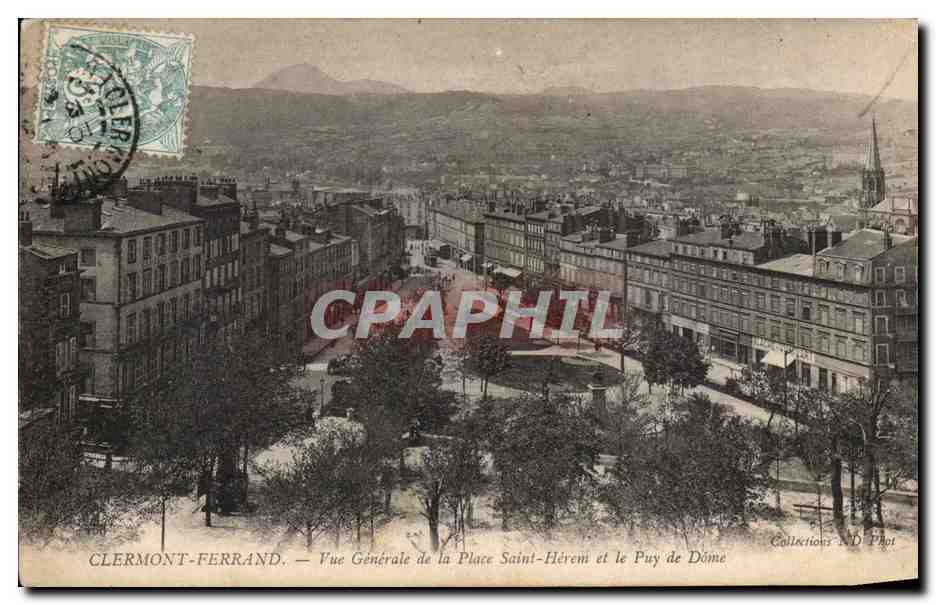 CPA Clermont Ferrand Vue Generale de la Place Saint Herem et le Puy de Dome