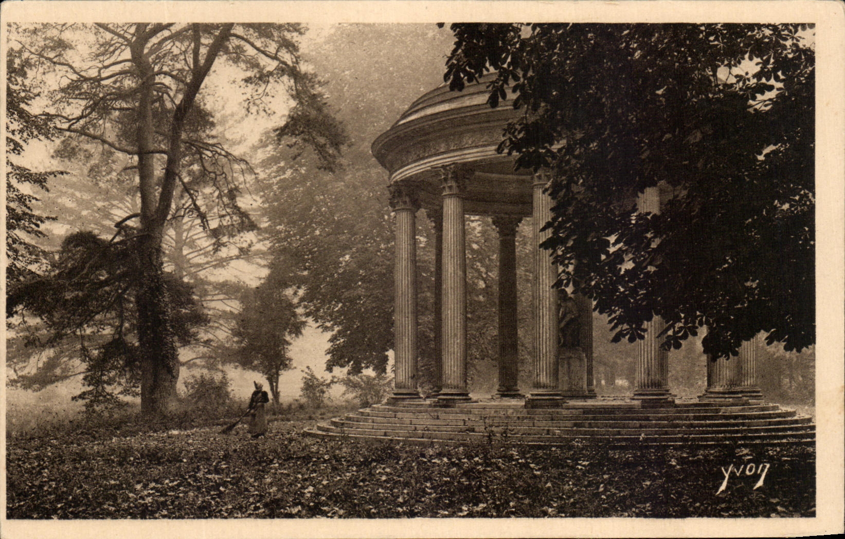 CPA Splendures Et Charmes De Versailles Petit Trianon Le Temple de l'Amour 