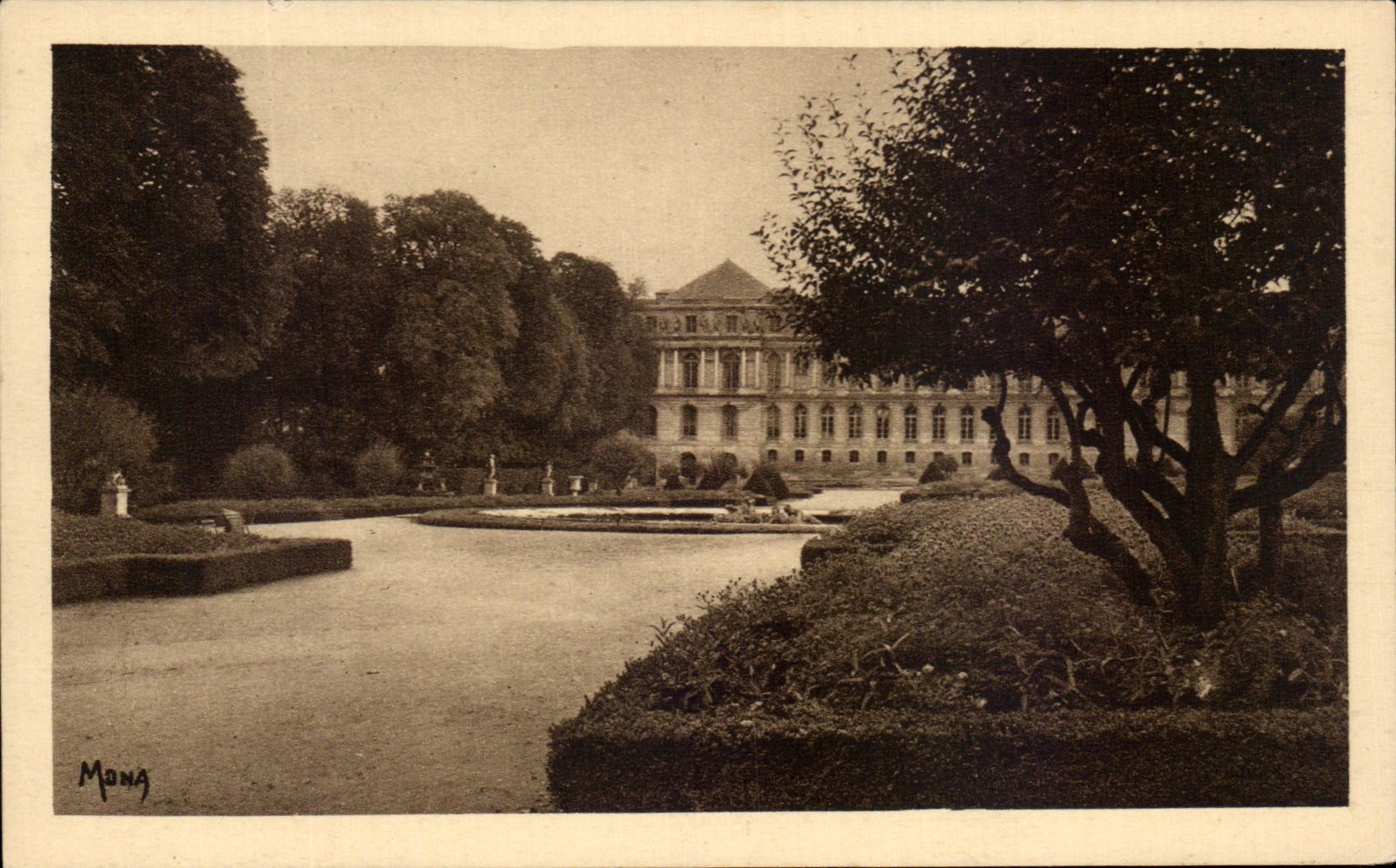 CPA Versailles Le Chateau l'Opera vue prise des Parterres du nord 