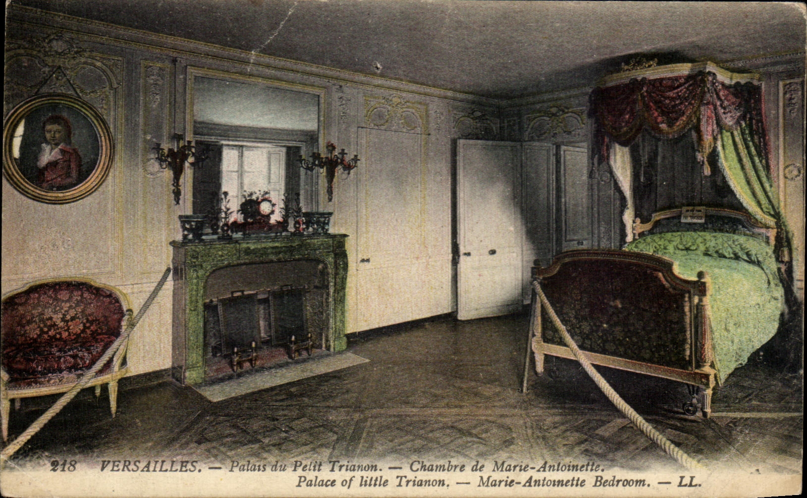 CPA Versailles Palais du Grand Trianon Chambre de Marie Antoinette
