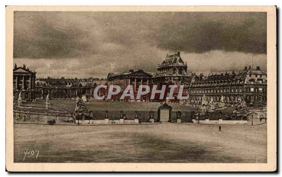 CPA Splendeors Et Charmes De Versailles Vue d'ensemble de la Facade du Palais