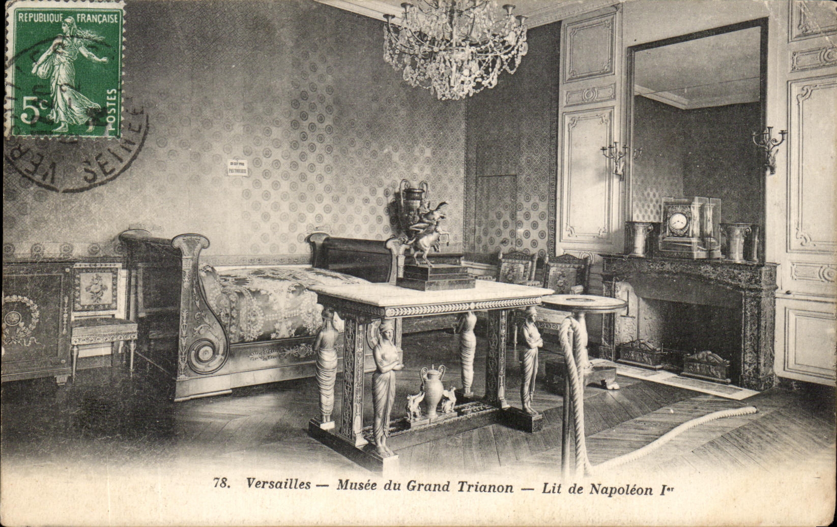 CPA Versailles Musee du Grand Trianon Lit de Napoleon 1er