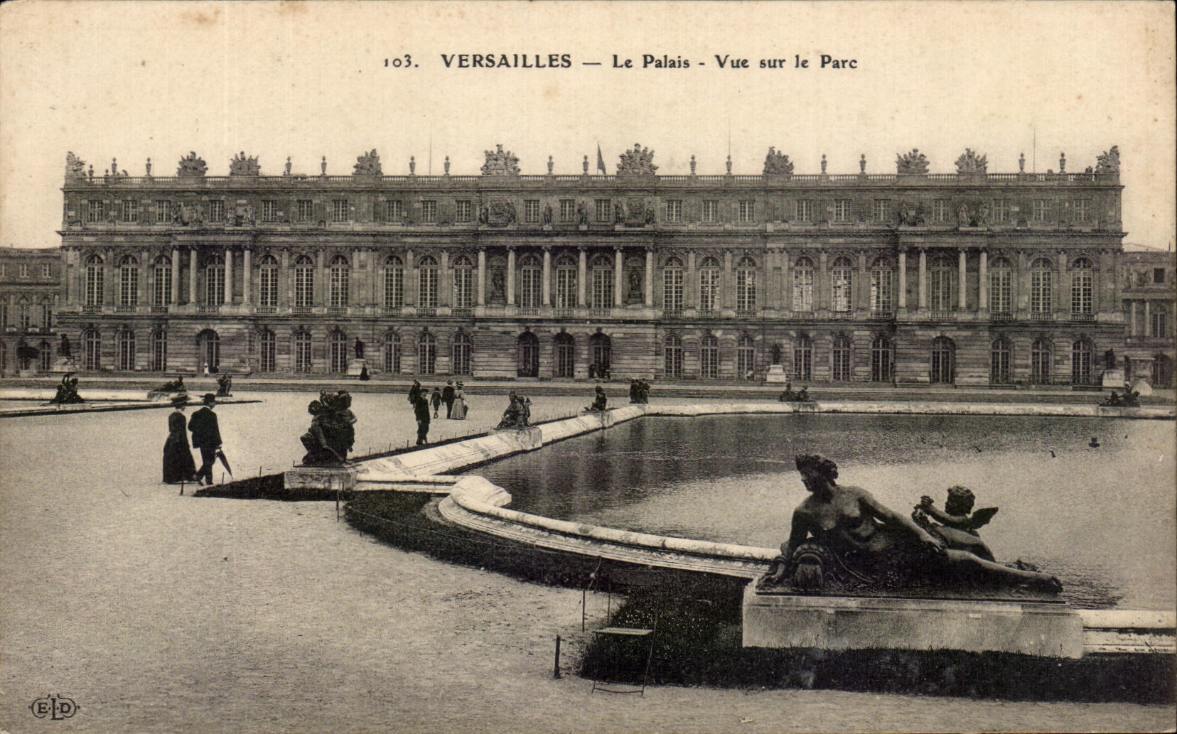 CPA Versailles Le Palais vue sur le Parc