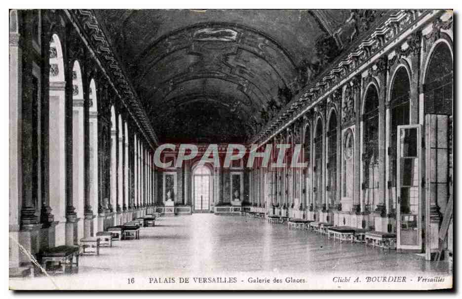 CPA Palaid de Versailles Galerie des Glaces 