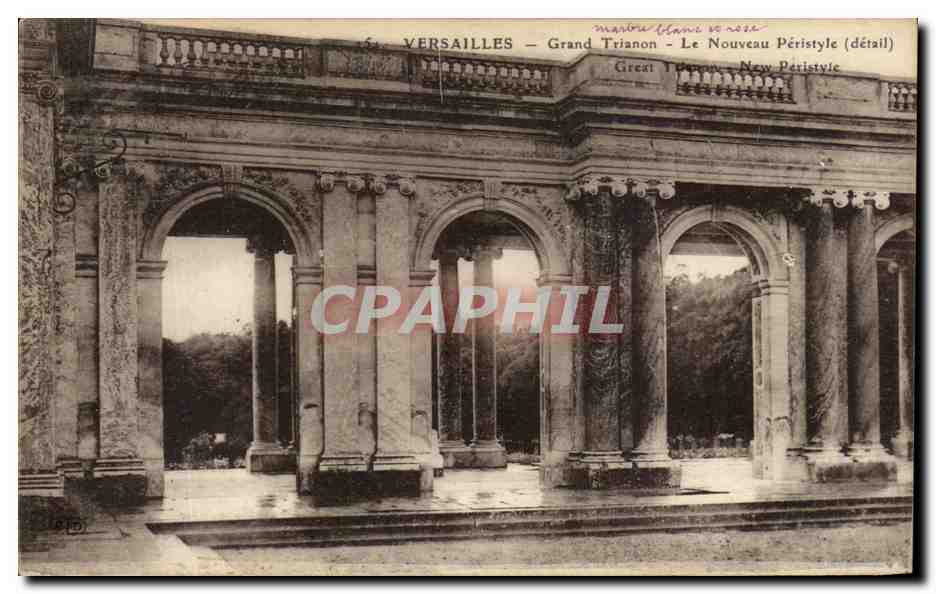 CPA Versailles Grand Trianon Le Nouveau Peristyle Grat New Peristvle