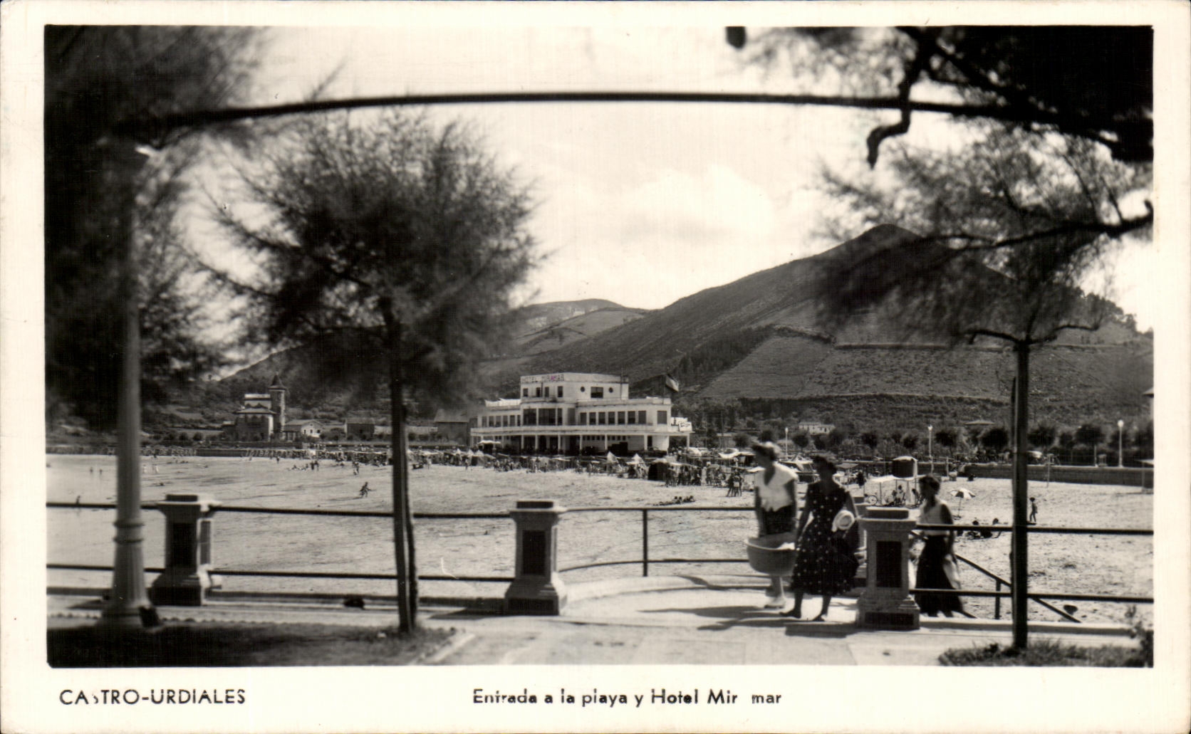 CPA Castro Urdiales Entrada A La Playa Hotel Mir Mar