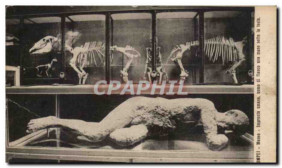 CPA Dupei Museo Impronte Umana Uomo Di Fianco Usa Mano Sotto La Testa