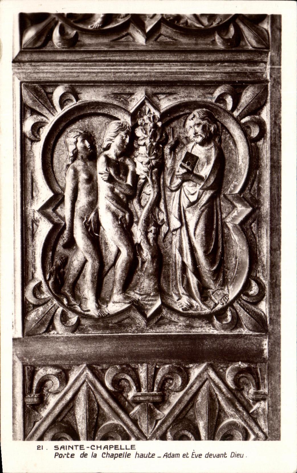 CPA Saint Chapelle Parte de la Chapelle Haute Adam et Eve Devant Dieu