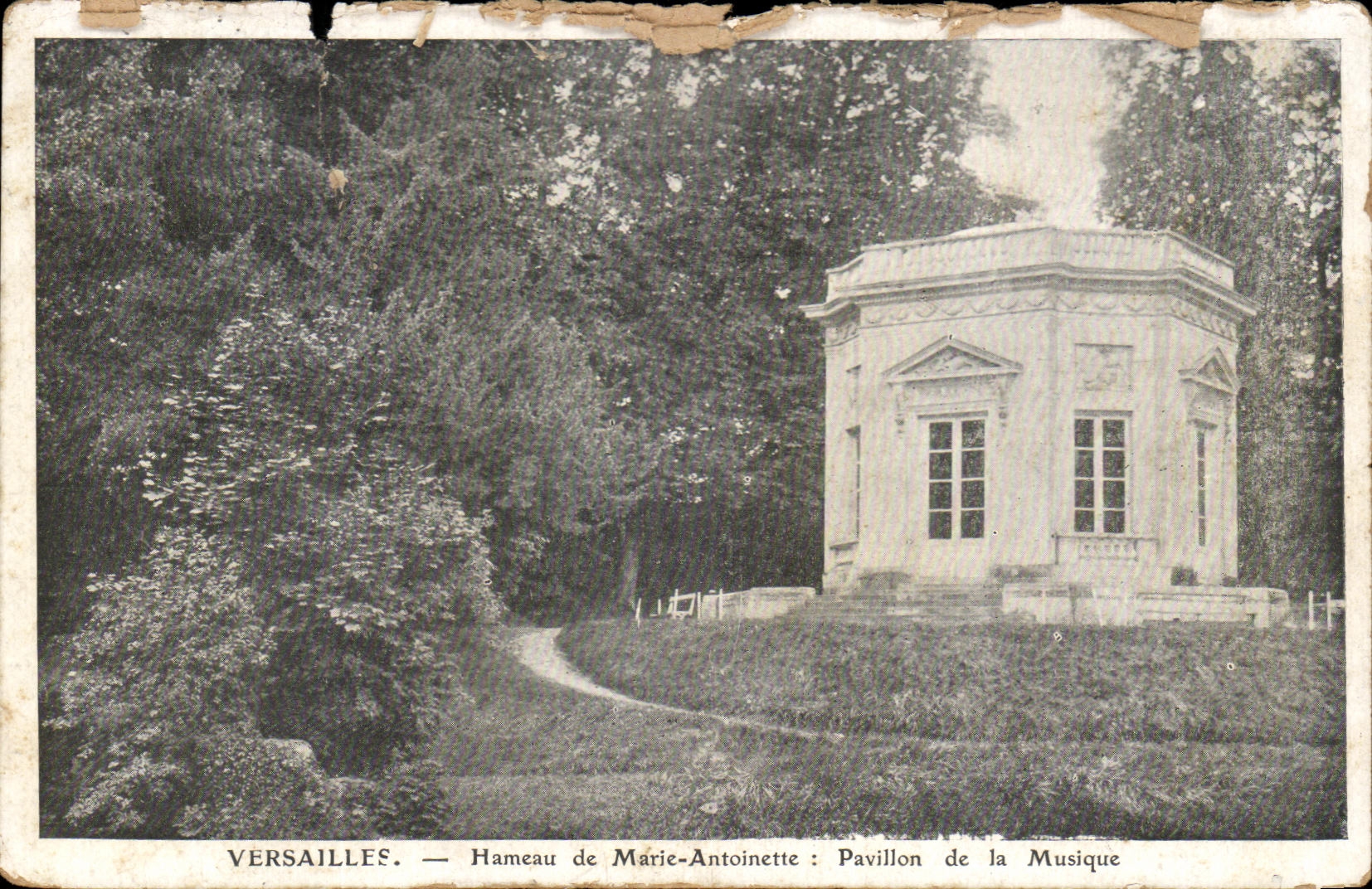 CPA Versailles Hameau de Marie Antoinette Pavillon de la Musique