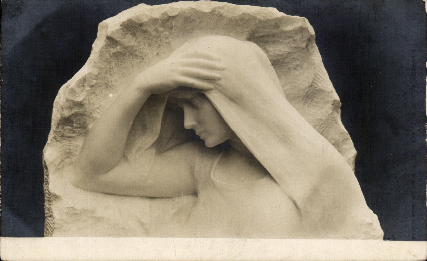 Buste de femme en deuil — sculpture — Marius Remondot, n° 6216