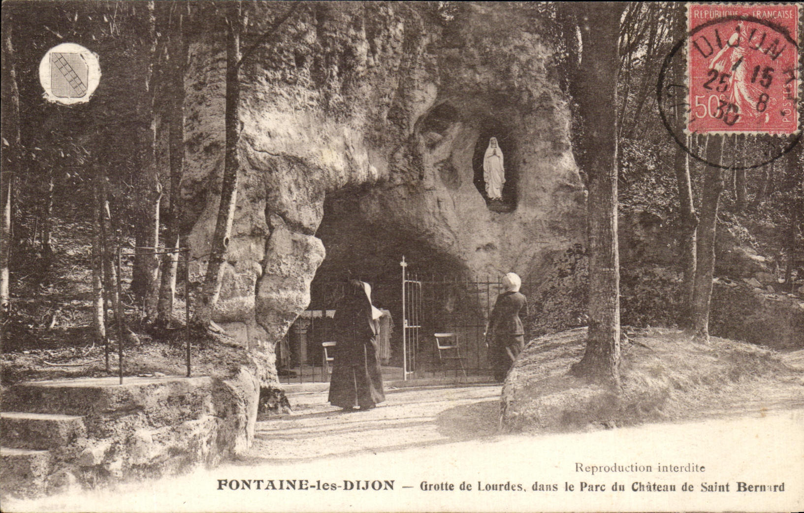 CPA Fontaine les Dijon Grotte de Lourdes dans le Parc du Chateau de saint Bernard 