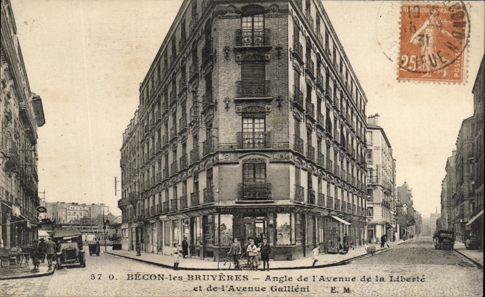 CPA Becon Les Bruyeres Angle de l'Avenue de la Liberte et de l'Avenue Gallieni