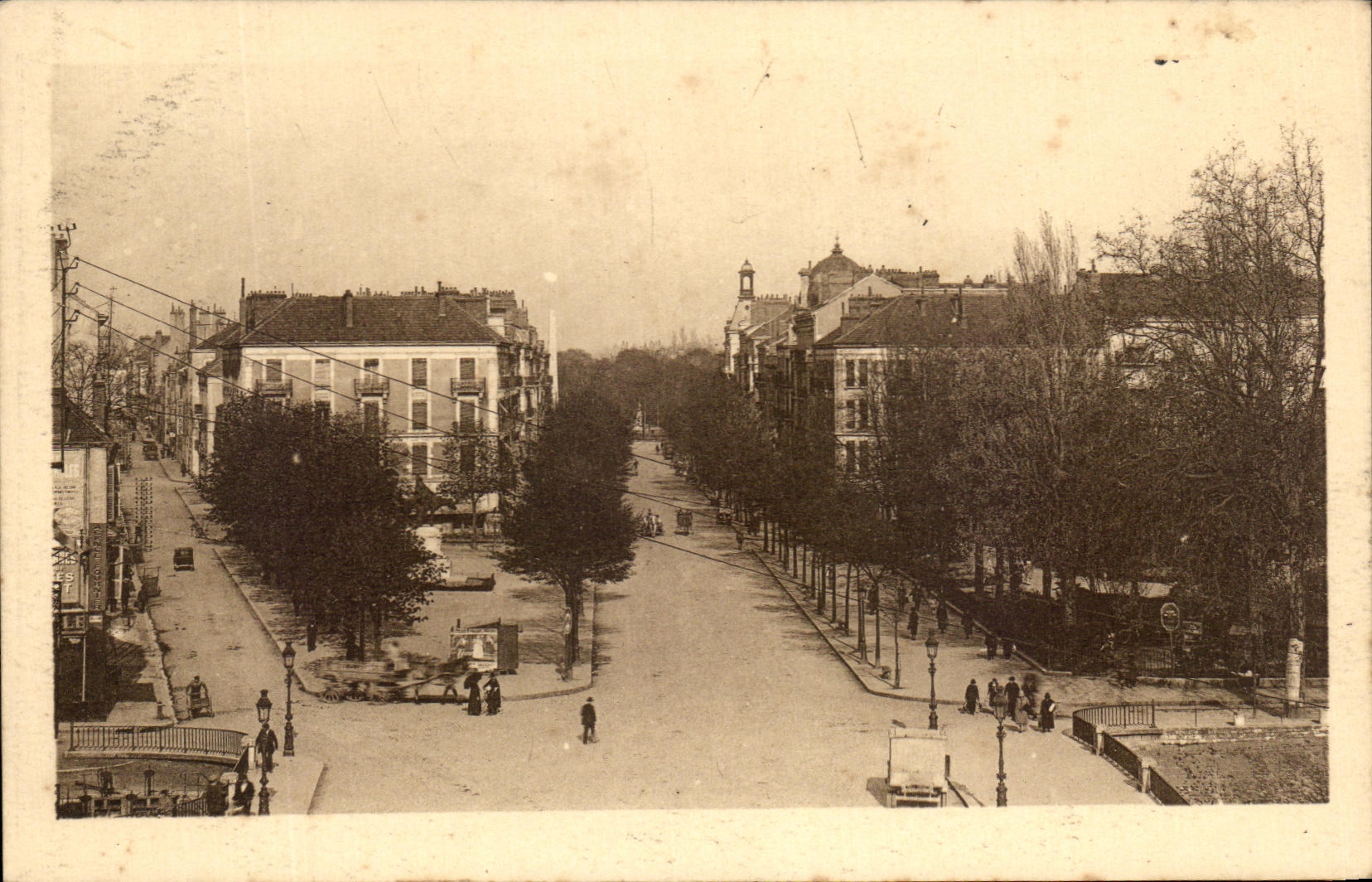 CPA Chalon Sur Saone Boulevard de la Republique et rue d'Autun