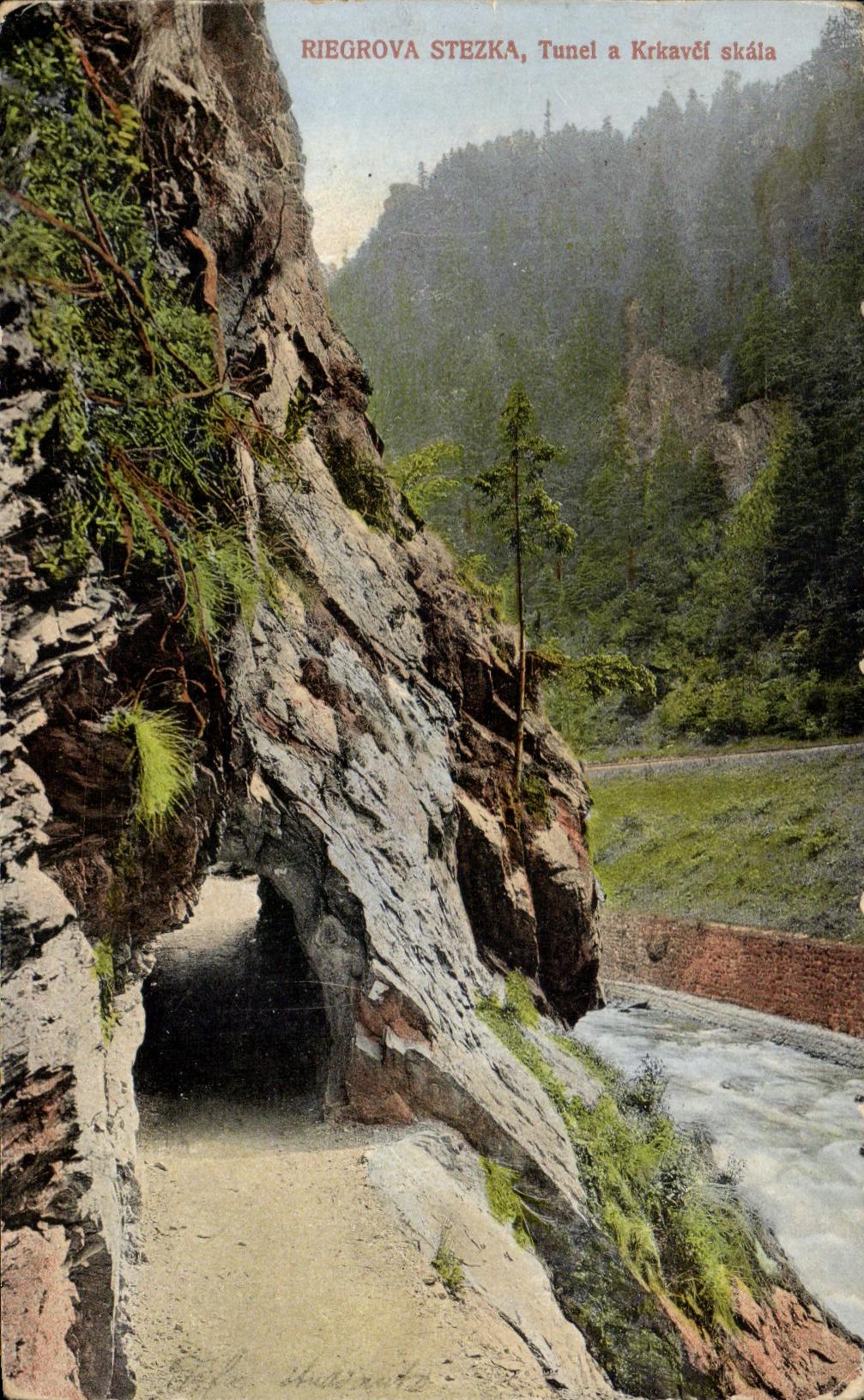 Riegrova stezka, tunel a Krkavčí skála — vue du tunnel et de la falaise — éditeur non identifié