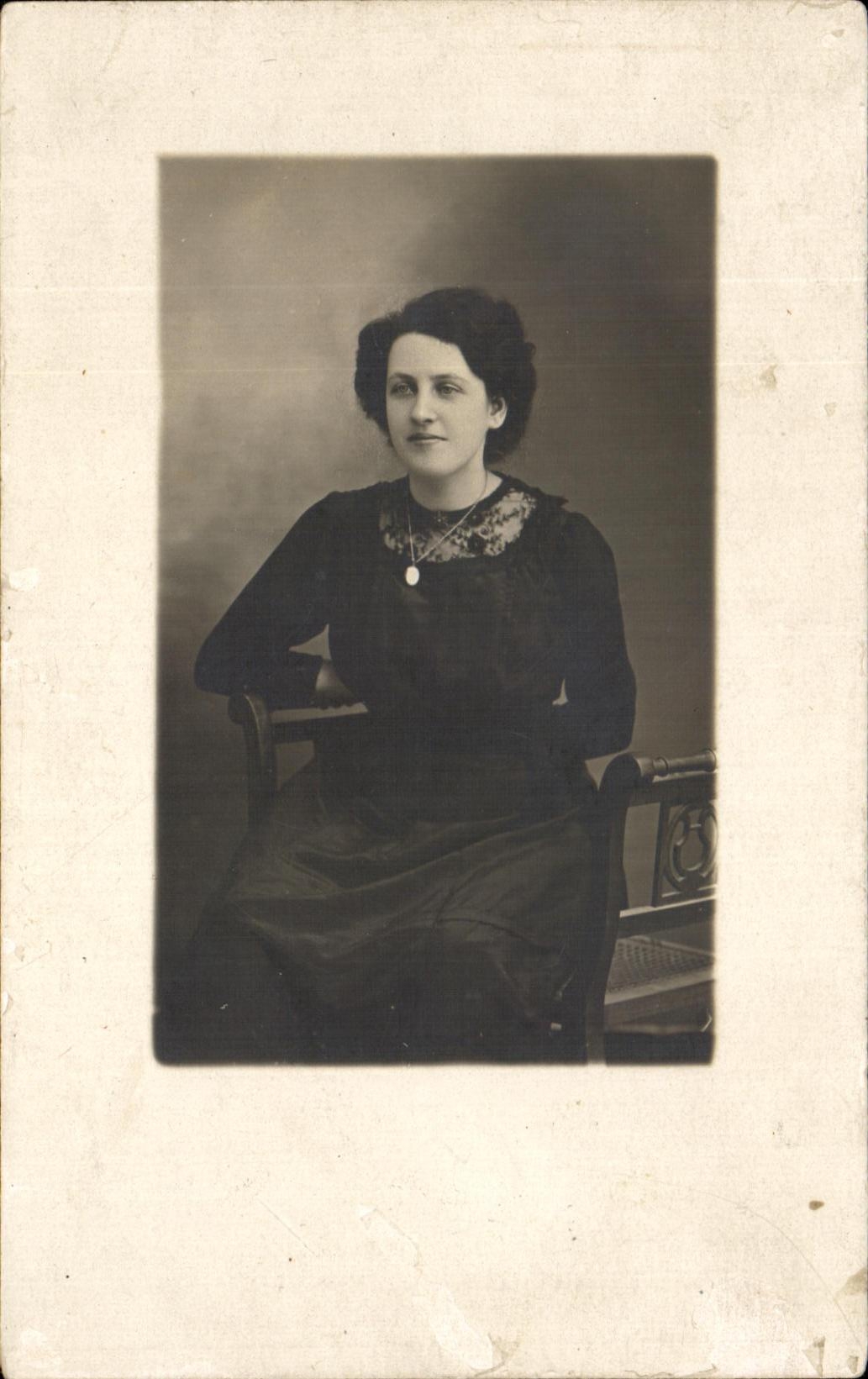 Portret van een vrouw — Castelnaudary — GASSY, fotograaf