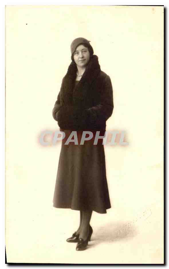 CPA Fantaisie Femme Narbvonne 